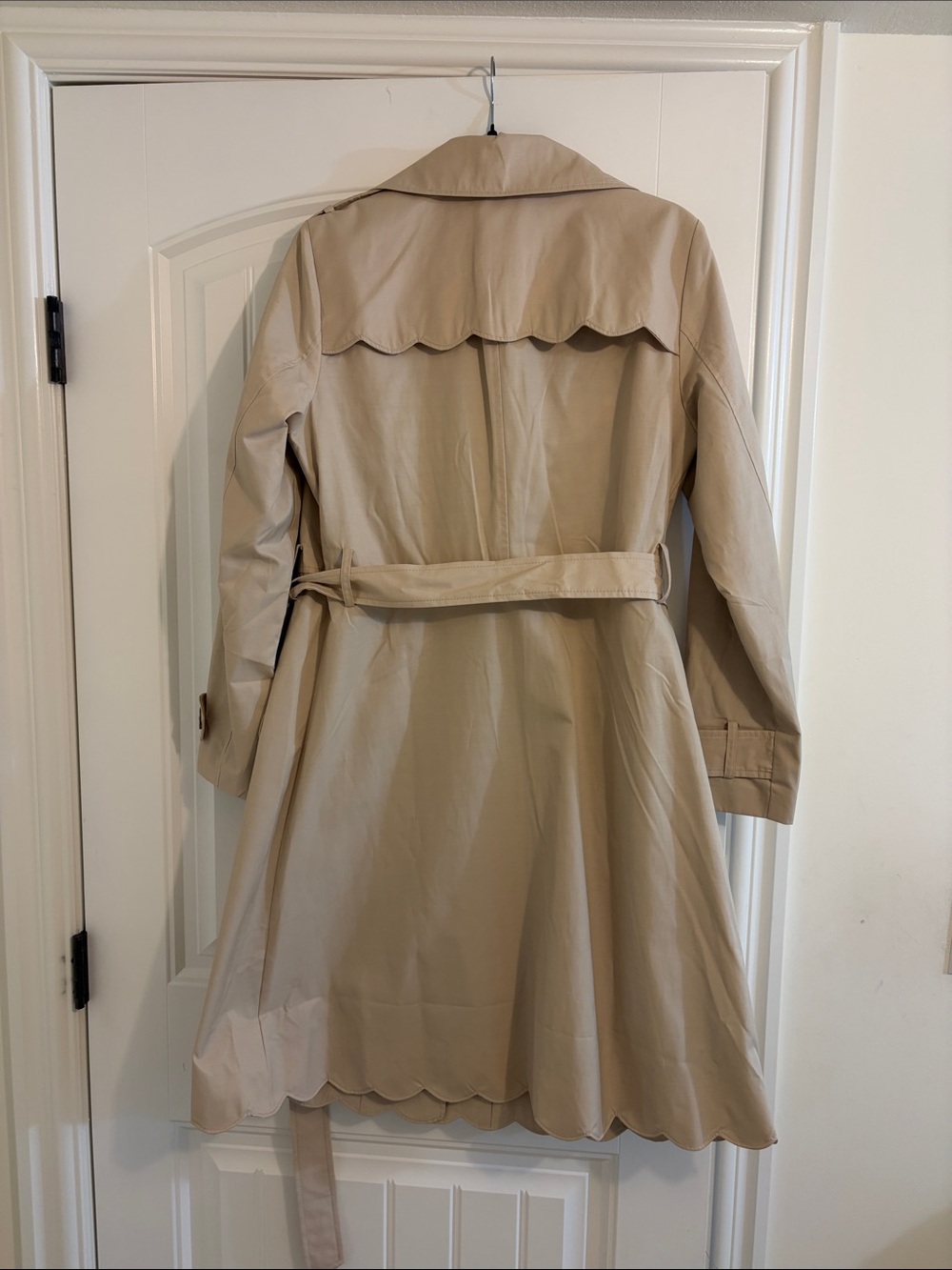 kate spade Scalloped Hem Light Beige Trench Coat - Picture 4 of 5
